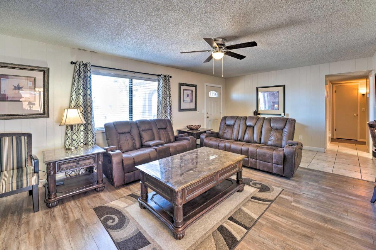 Lake Havasu Home With Pool - 2 Miles To Waterfront! เลคฮาวาซูซิตี้ ภายนอก รูปภาพ