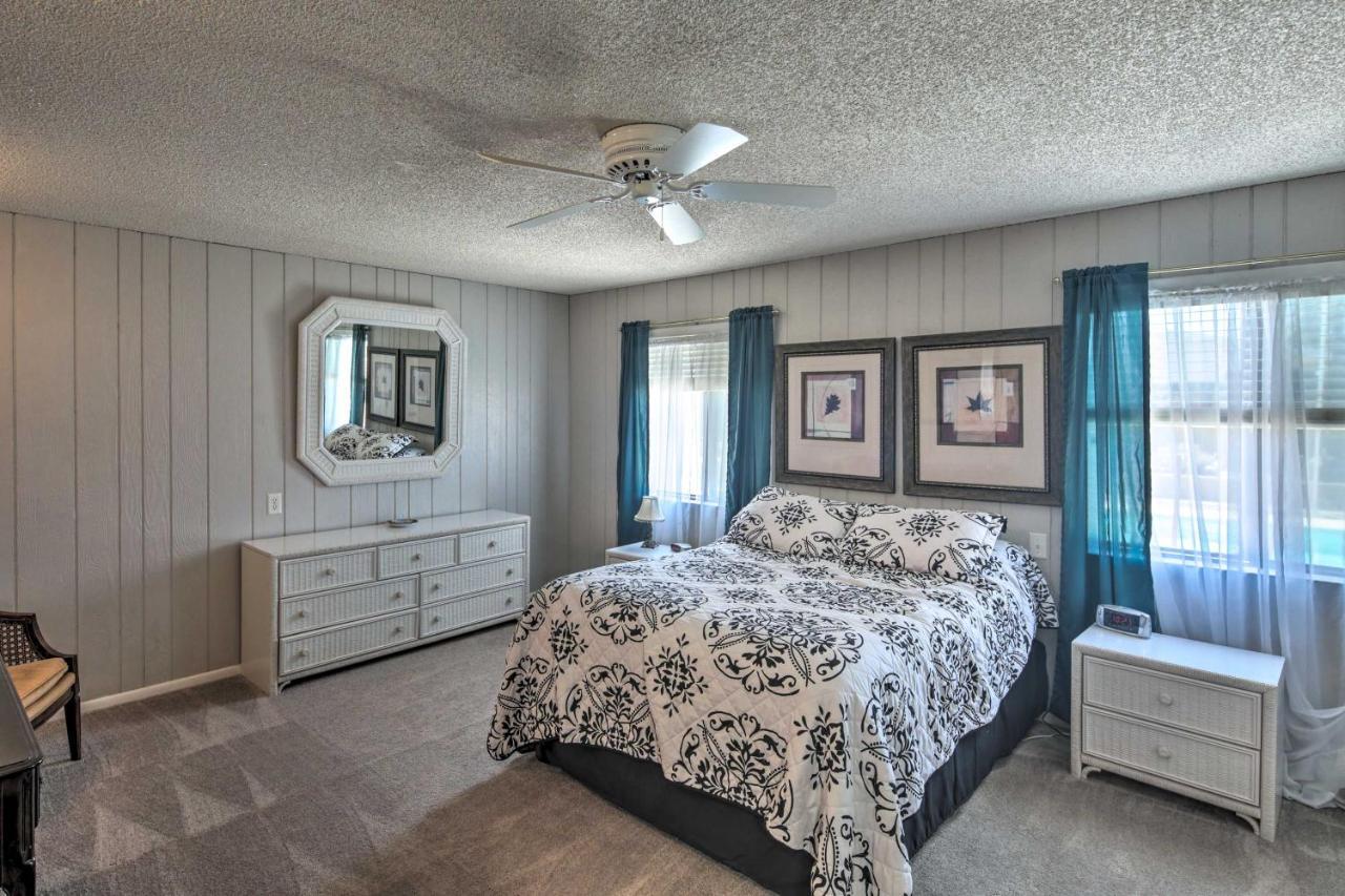 Lake Havasu Home With Pool - 2 Miles To Waterfront! เลคฮาวาซูซิตี้ ภายนอก รูปภาพ